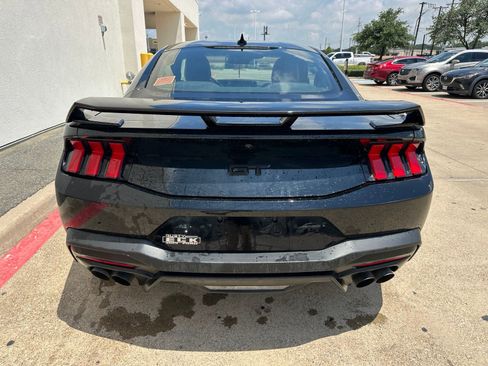 Used 2025 Ford Mustang GT Premium w/ GT Performance Package RWD image 7