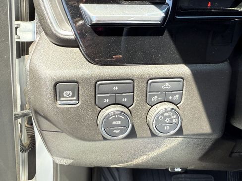 Used 2025 Chevrolet Silverado 2500 LT AWD/4WD image 16