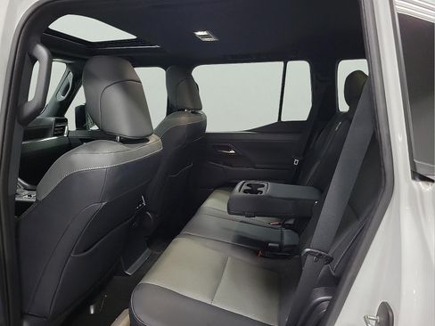 Used 2024 Lexus GX 550 w/ Cold Area Package AWD/4WD image 8
