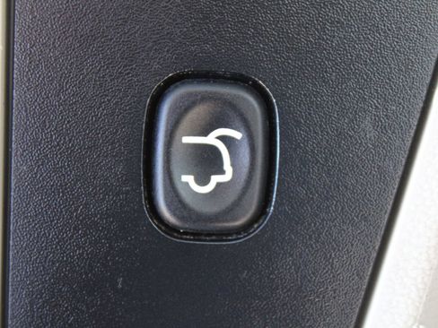 Used 2016 Dodge Grand Caravan SXT image 15