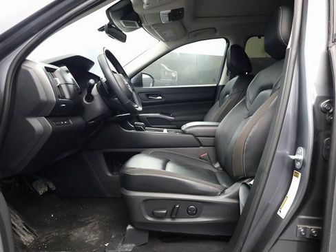 Used 2023 Nissan Pathfinder SL w/ SL Premium Package image 11