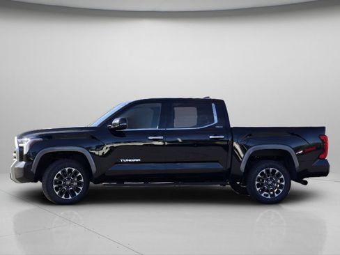 Used 2025 Toyota Tundra Limited AWD/4WD image 22