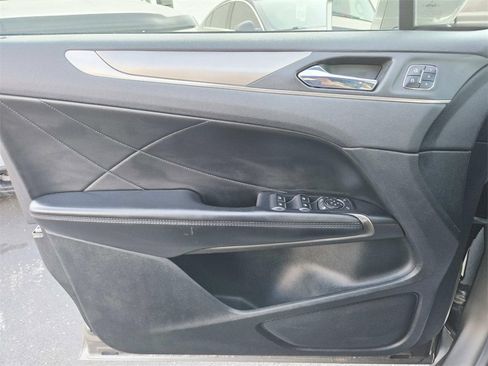 Used 2017 Lincoln MKC Reserve image 35