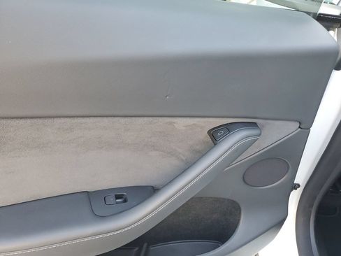 Used 2024 Tesla Model Y Long Range RWD image 16