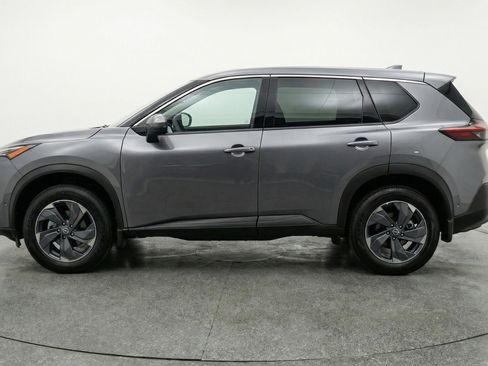 Used 2025 Nissan Rogue SV image 5