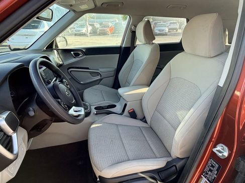 Used 2020 Kia Soul S image 19