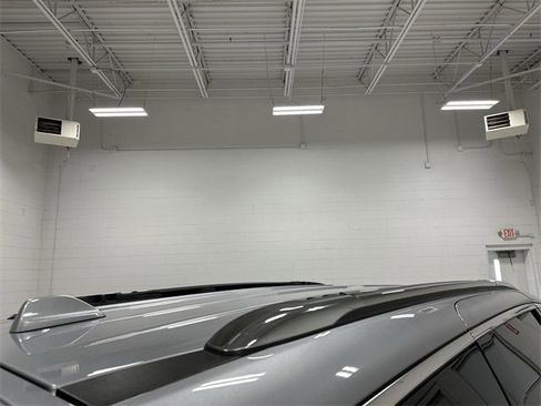 Used 2020 Chrysler Pacifica Touring-L image 27