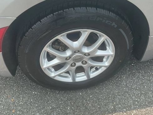 Used 2020 Chrysler Pacifica Touring-L FWD image 11