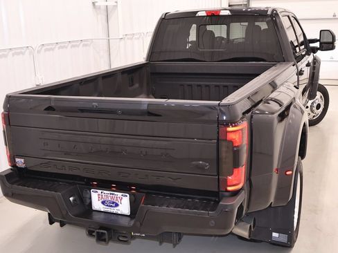Certified 2019 Ford F450 Platinum w/ Platinum Ultimate Package AWD/4WD image 54