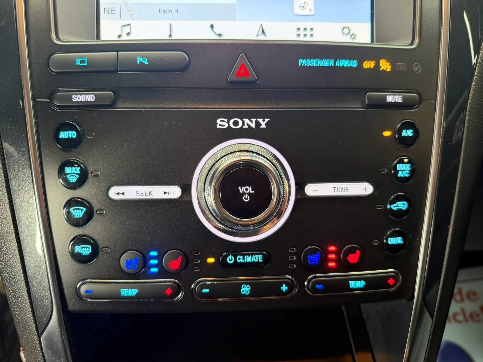 Used 2019 Ford Explorer Limited w/ Class III Trailer Tow Package FWD image 25