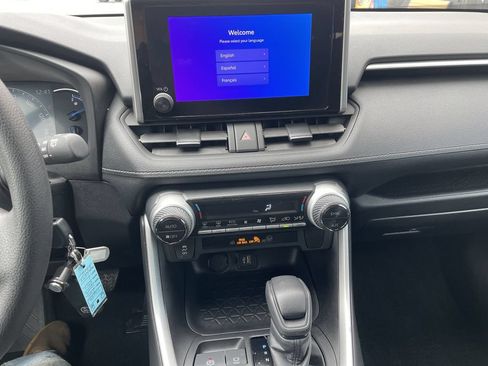 Certified 2024 Toyota RAV4 LE AWD/4WD image 18