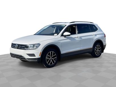 Used 2021 Volkswagen Tiguan SE w/ Panoramic Sunroof Package