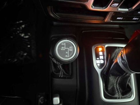 Used 2020 Jeep Wrangler Unlimited Sahara AWD/4WD image 39