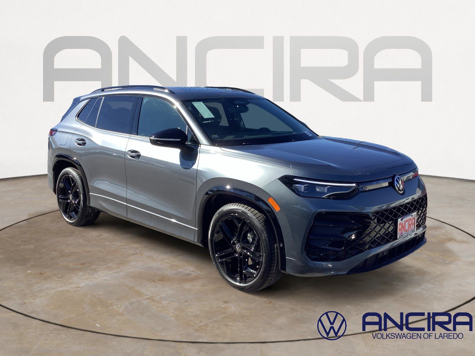 New 2026 Volkswagen Tiguan SE R-Line FWD image 1