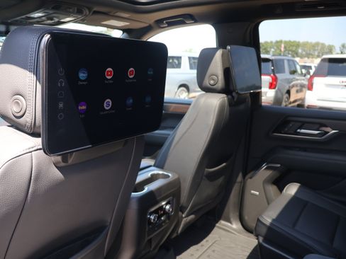 Used 2025 GMC Yukon XL Denali w/ Denali Reserve Package RWD image 21