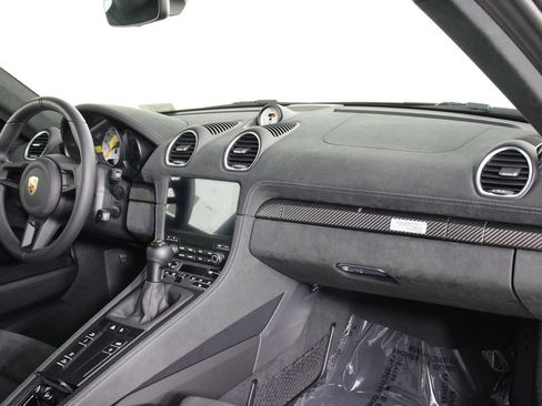 Certified 2025 Porsche 718 Cayman GT4 RS RWD image 23