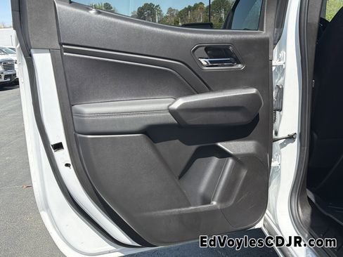 Used 2025 GMC Canyon Elevation image 26