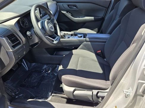 Used 2024 Nissan Rogue S image 10