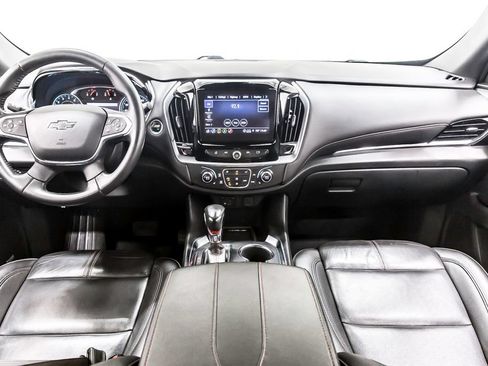 Used 2022 Chevrolet Traverse RS FWD image 18
