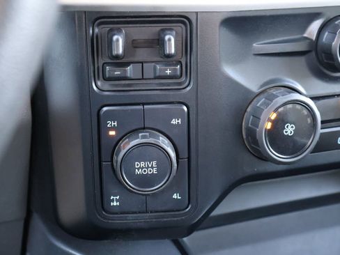 Used 2024 Ford F250 XLT w/ FX4 Off-Road Package AWD/4WD image 5