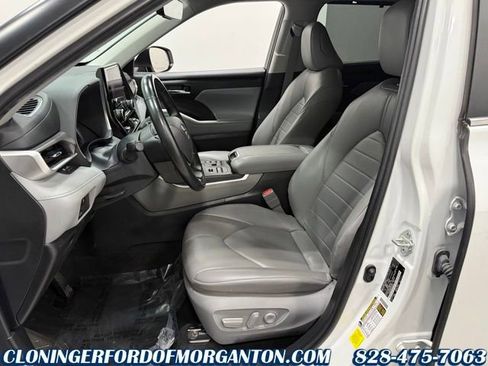Used 2023 Toyota Highlander LE image 13