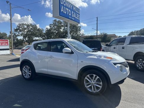Used 2013 Nissan Juke S image 2