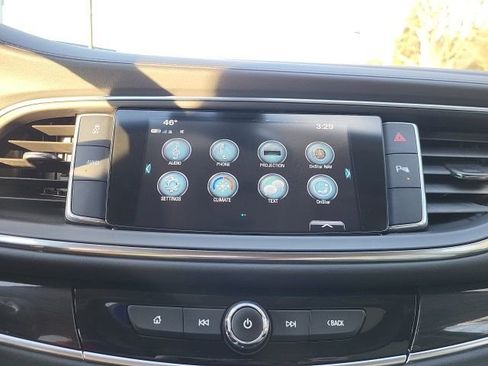 Used 2019 Buick Enclave Essence image 18