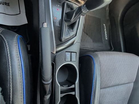 Used 2018 Toyota Corolla SE image 23