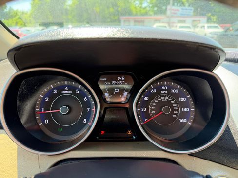 Used 2012 Hyundai Elantra Limited w/ Technology Pkg 5 FWD image 19