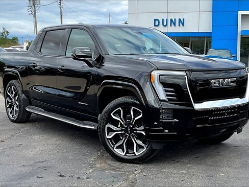 New 2025 GMC Sierra EV Denali image 2