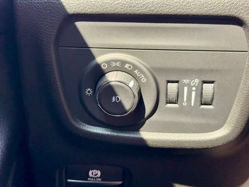 Used 2023 Jeep Grand Cherokee L Summit w/ Luxury Tech Group V AWD/4WD image 26