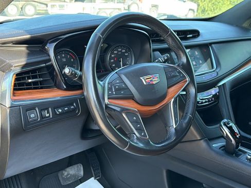 Used 2021 Cadillac XT5 Premium Luxury FWD image 13