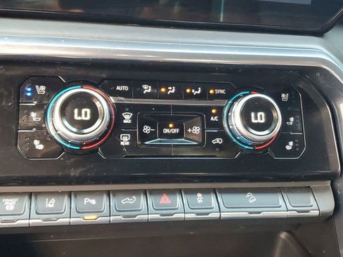 Used 2024 GMC Sierra 3500 Denali Ultimate AWD/4WD image 23