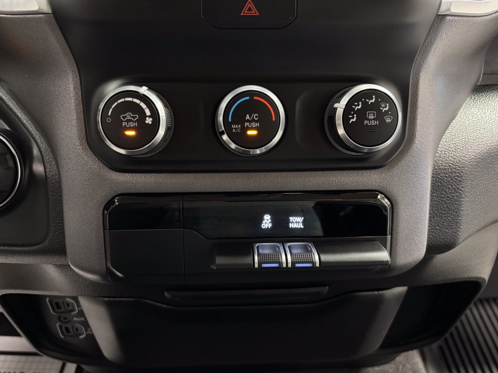 Used 2020 RAM 1500 Big Horn AWD/4WD image 17