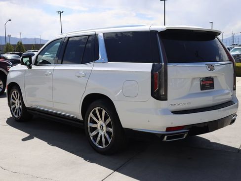 Used 2021 Cadillac Escalade Premium Luxury Platinum w/ Heavy-Duty Trailer Package AWD/4WD image 4