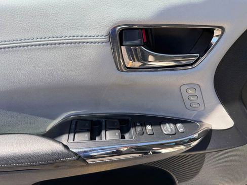 Used 2013 Toyota Avalon Limited FWD image 13