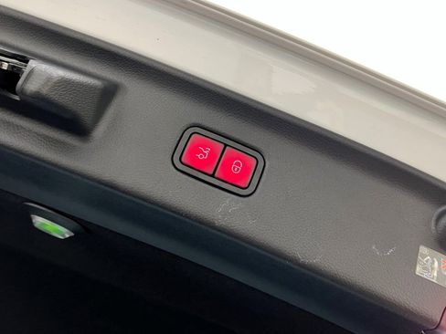 Used 2024 Mercedes-Benz S 580 4MATIC Sedan image 11