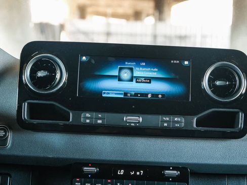 Used 2024 Mercedes-Benz Sprinter 2500 image 15