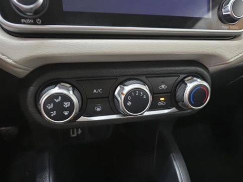 Used 2021 Nissan Versa SV image 17