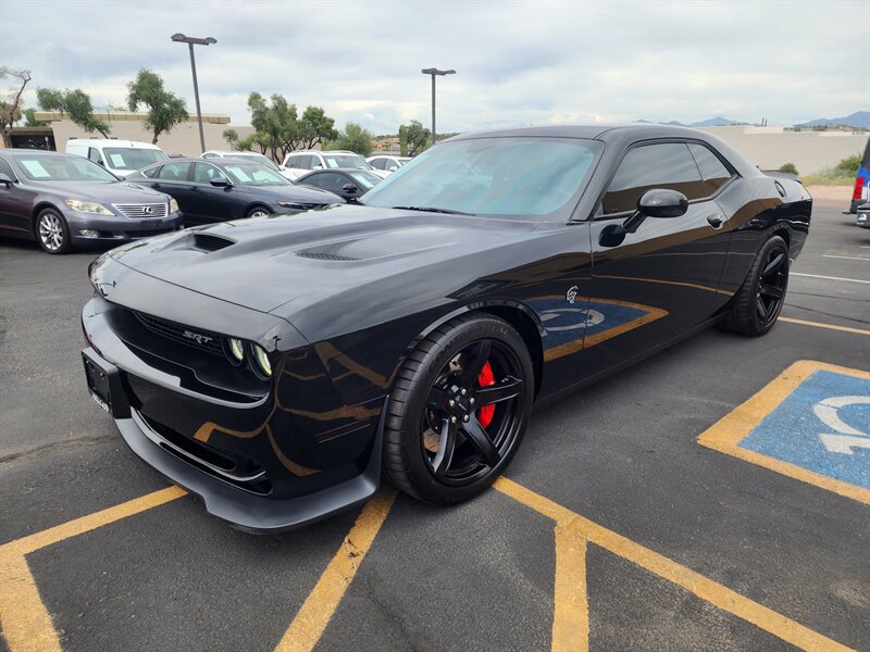 Used 2017 Dodge Challenger SRT Hellcat RWD image 7