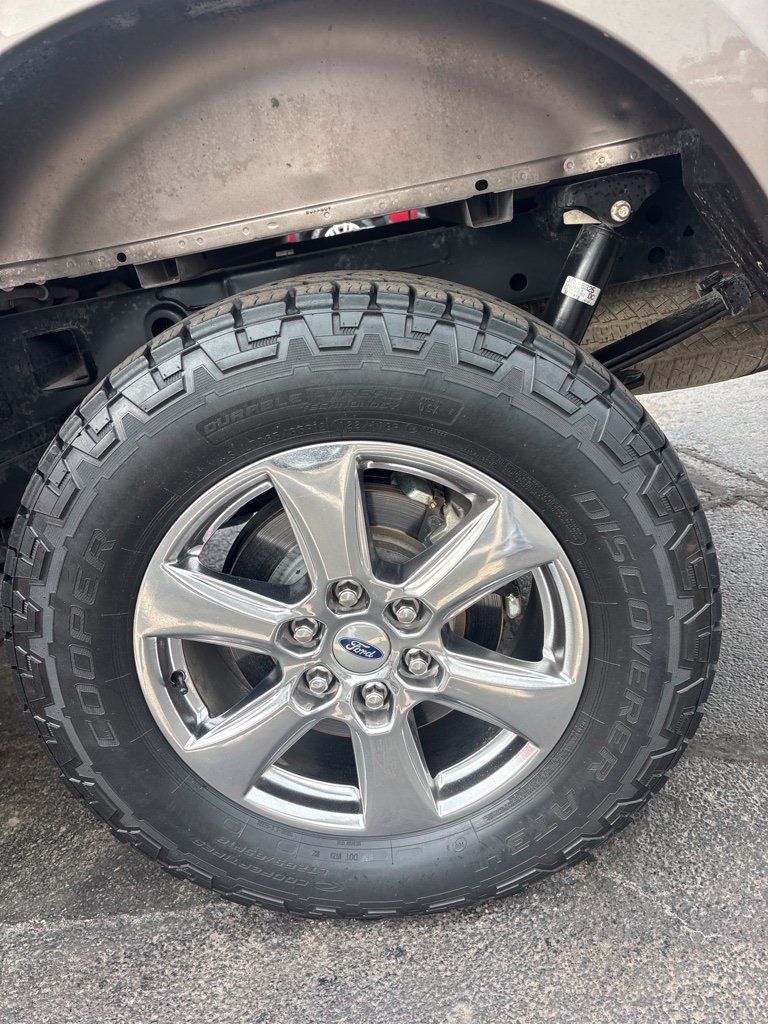 Used 2019 Ford F150 XLT w/ Equipment Group 302A Luxury AWD/4WD image 9