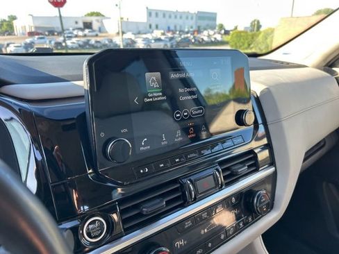 Used 2023 Nissan Pathfinder SL w/ SL Premium Package AWD/4WD image 10