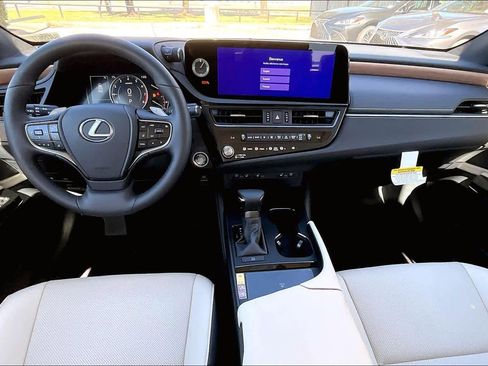 New 2025 Lexus ES 350 image 8