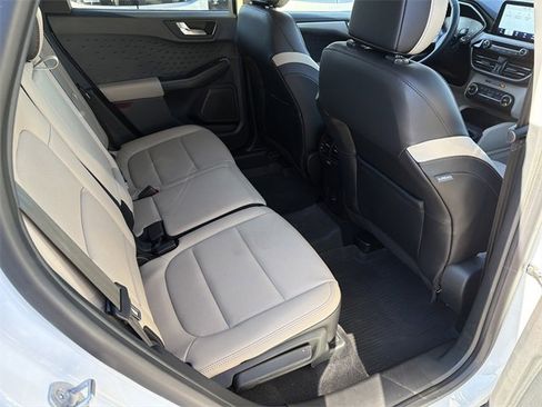 Used 2020 Ford Escape SEL image 15