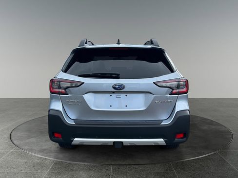 Used 2023 Subaru Outback Limited AWD/4WD image 9