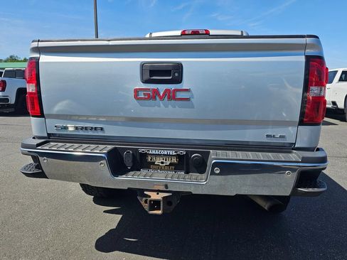 Used 2016 GMC Sierra 2500 SLE w/ SLE Preferred Package AWD/4WD image 4
