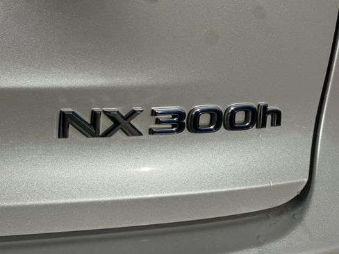 Used 2018 Lexus NX 300h AWD image 32