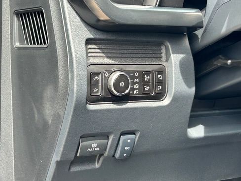 New 2026 Ford F250 Lariat w/ Black Appearance Package image 37