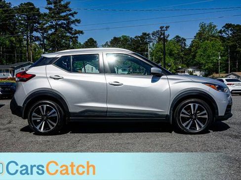 Used 2019 Nissan Kicks SV image 9