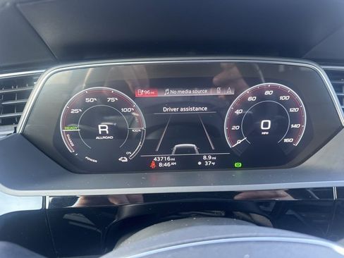 Used 2021 Audi e-tron Premium w/ Towing Package image 19